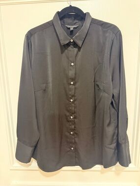 Banana Republic Women’s Black Button-Front Silky Dress Shirt